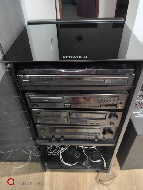 Kenwood Hi-Fi torony Bose mélynyomóval - eredeti szekrényben!