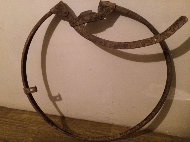 Kep vagy tokor keret: antik nagy vas kerek