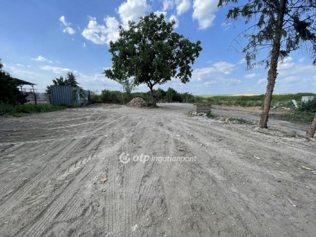 Kerecsendi 2963 nm-es telek elad�