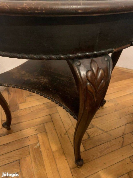 Kerek antik asztal