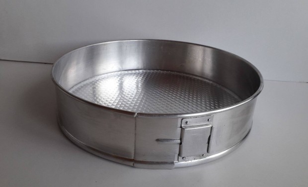 Kerek fm tortaforma, tortast levehet talppal 26*6 cm