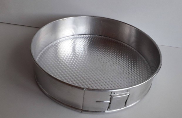 Kerek fm tortaforma, tortast levehet talppal 26*6 cm