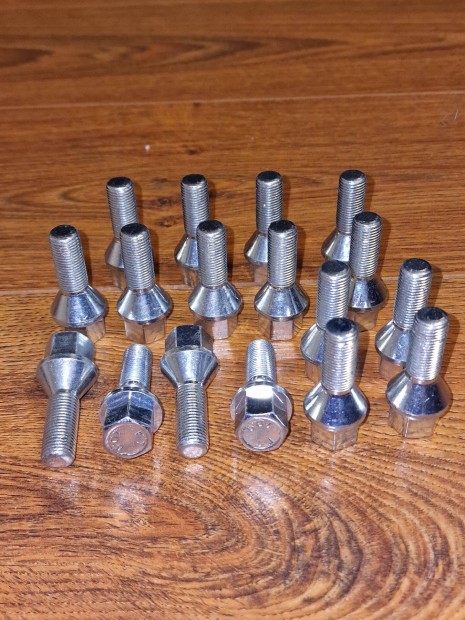 Ker�kcsavar M12 x 1,25 28 17db