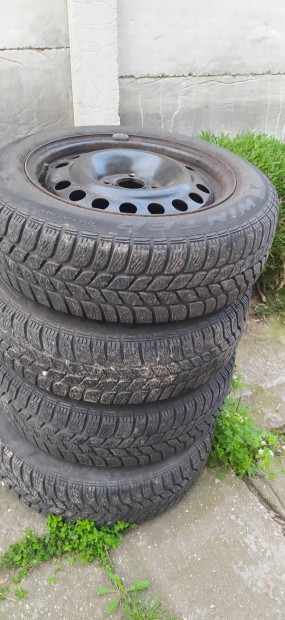 Kerekek Opel Zafira Astra 15 acél felnik újszerű állapotban