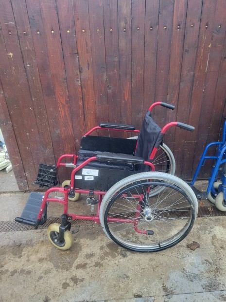 Kerekessz�kek elad�k