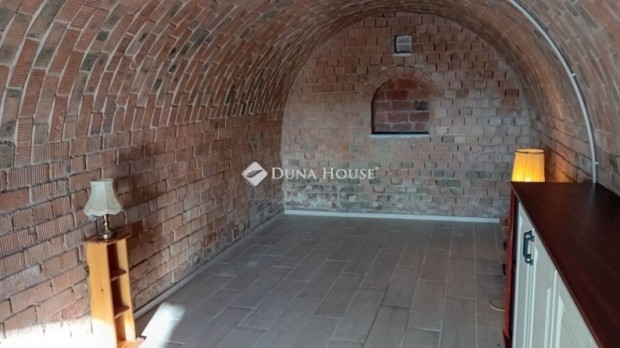 Kerekii 39 nm-es h�z elad�