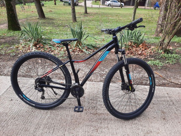 Kerékpár 29 es axees 27 seb alu eladó!