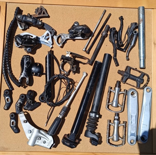 Kerékpár alkatrészek egyben (gepida, shimano)