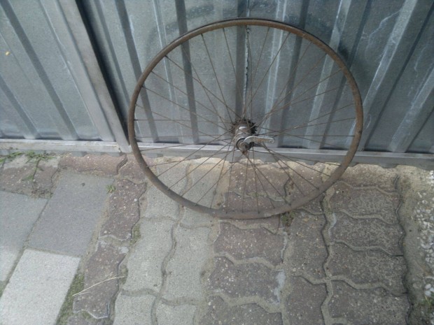 Kerékpár hátso kerék 28 collos méretben