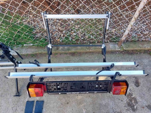 Kerkpr szllt, bicikli szllt: Audi A3 hoz 2004-tl 2012-ig