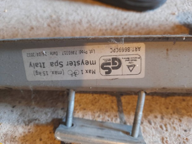 Ker�kp�r sz�ll�t� csomagtart�ra 2db.