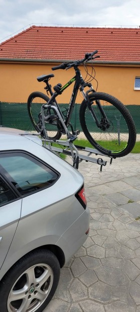 Ker�kp�r sz�ll�t� h�ts� ajt�ra elad�!