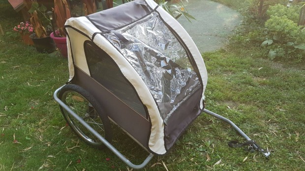 Ker�kp�r ut�nfut� bev�s�rl�kocsi kutyasz�ll�t� teleszk�pos