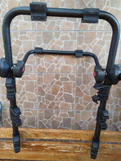 Kerkprszllt hts ajtra