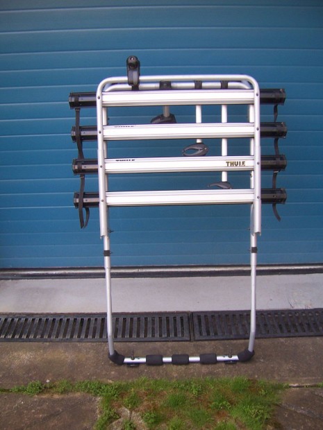 Kerékpárszállító kerékpártartó thule backpac 973 vw T4 T5 T6 hátsó ajt