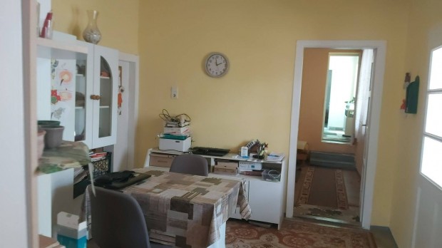 Ker�kteleki j� �llapot� csal�di h�z elad�