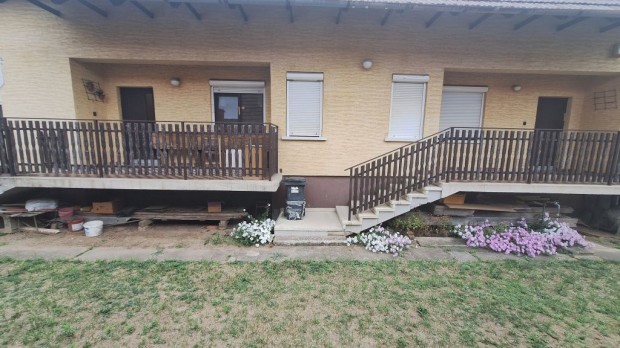 Kerepes, Szabadsg t, 210 m2-es, 2 genercis, ikerhz, 6 szobs