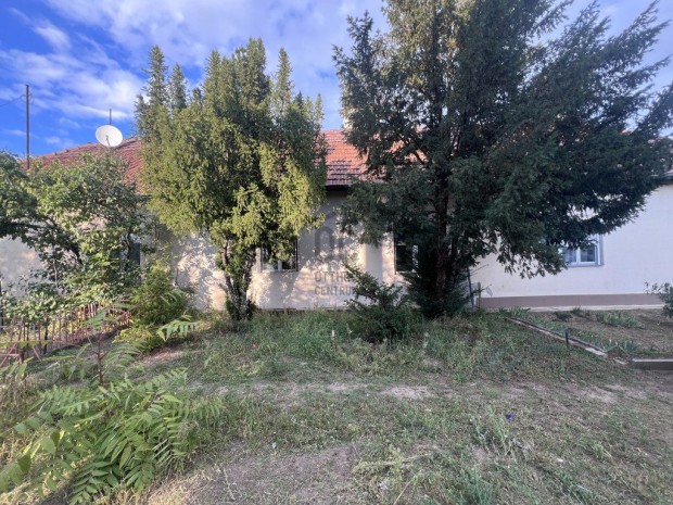 Kerepesi elad� 45 nm-es lak�s