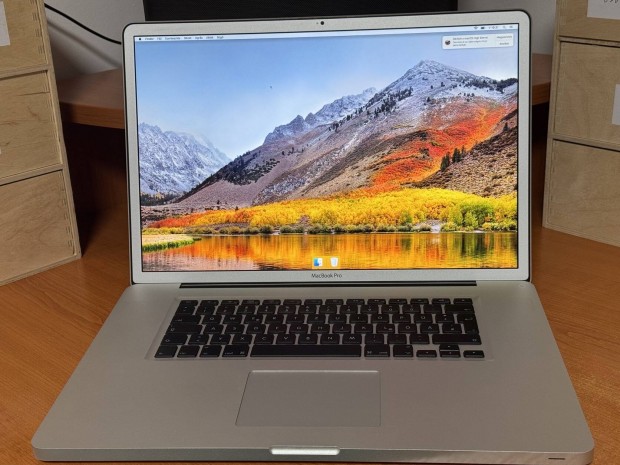 Keresek 17 Macbook pro 