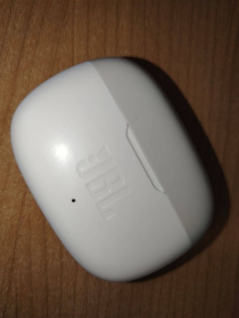 Keresek JBL Wave 200 TWS Bluetooth fülhallgatót