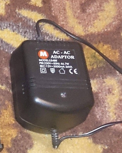 Keresek: 12V AC 1500mA adapter