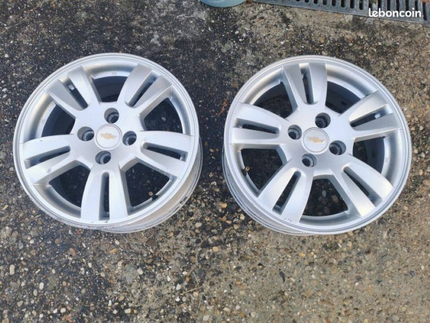 Keresek: 15-ös Chevrolet Aveo alufelni
