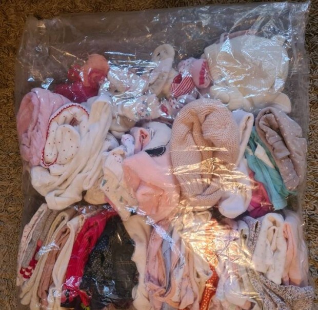 Keresek: 44 - 46 os kislny ruha csomagot keresek 
