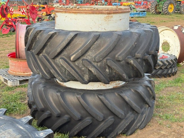 Keresek: 650/65R42 komplett Stock ikerker�k John Deere, Fendt, Claas, Valtra
