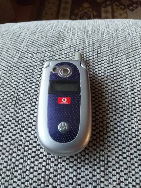 Keresek: A kpen lthat telefon elad Motorola V220