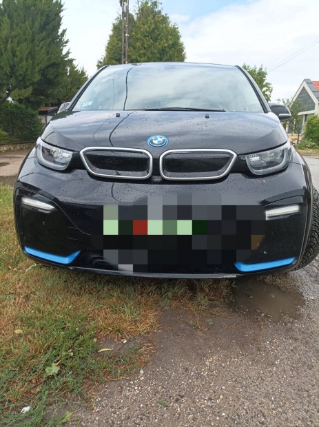 Keresek: BMW i3 "hűtőrács" /vese/