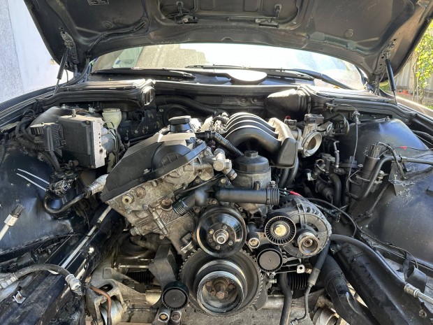 Keresek: Bmw e39 28I M52b28 1 vanos Motort/ motor blokkot keresek!!