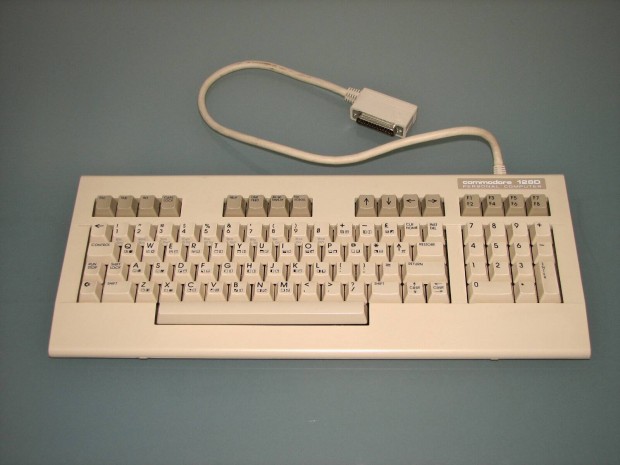 Keresek: Commodore 128/D billentyzetet