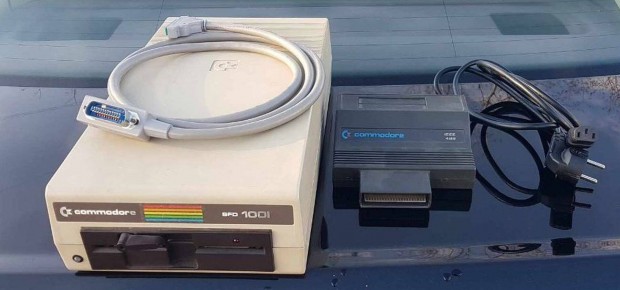 Keresek: Commodore SFD-1001-es Floppy meghajtt IEEE488-as interface-el