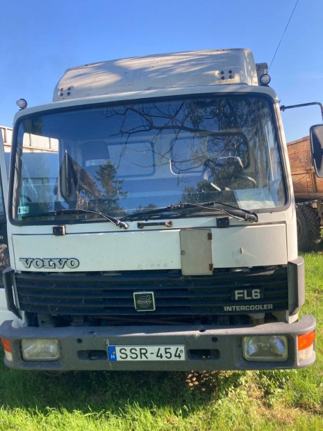 Keresek: Cserlnm Volvo teherautmat