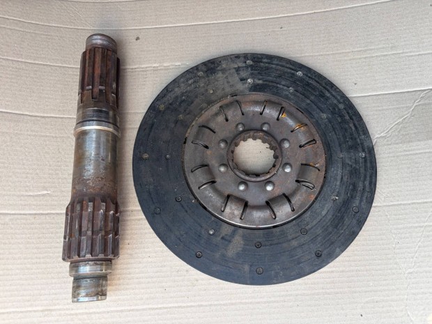 Keresek: D710 orosz gr�derhez kuplung t�rcs�t �s nyelestengelyt keresek