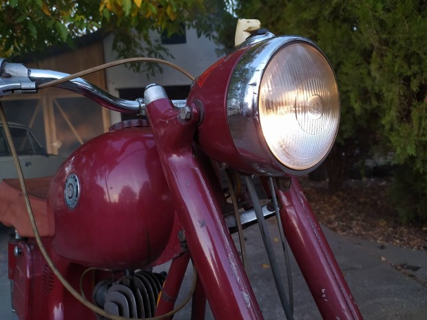 Keresek: Danuvia dv 125