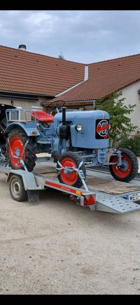 Keresek: Eicher traktor vennék
