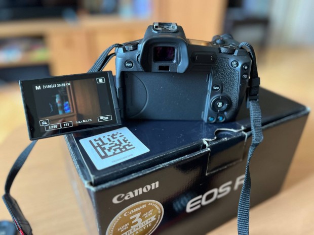 Keresek: Elad Canon EOS R