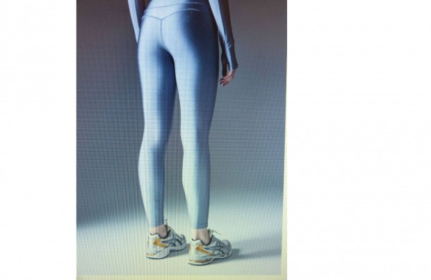 Keresek: Fényesebb leggings nadrágot keresek ! ( M-L)