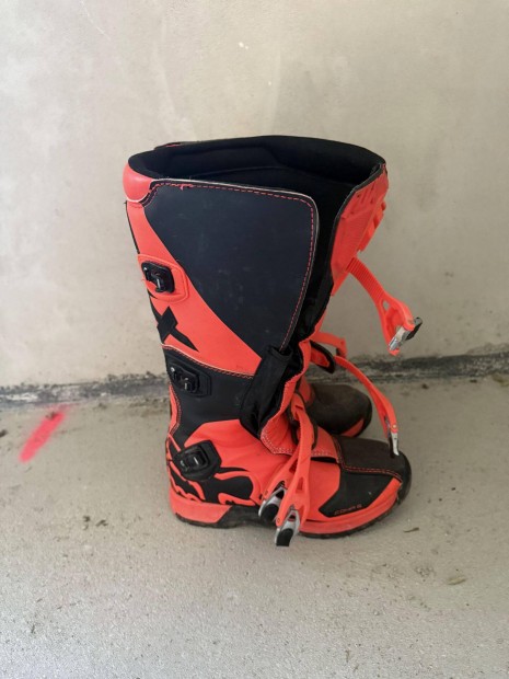 Keresek: Fox Cross Csizma 41-es