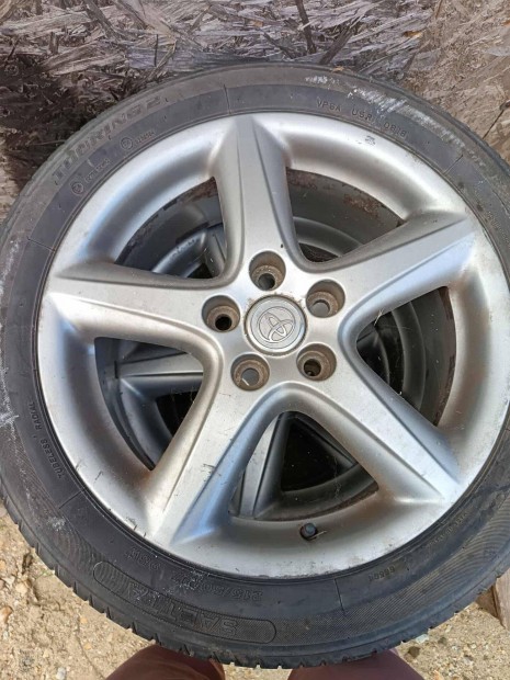 Keresek: Keresek 1 db Toyota 17 ' alufelnit