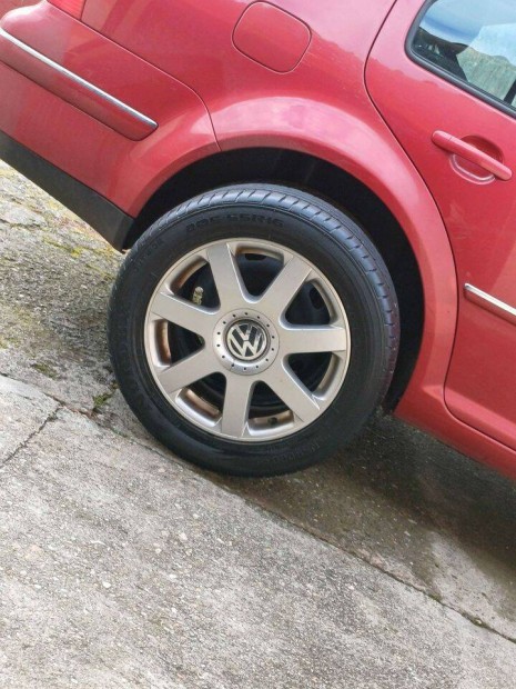 Keresek: Keresek gyri VW 16 alufelnit