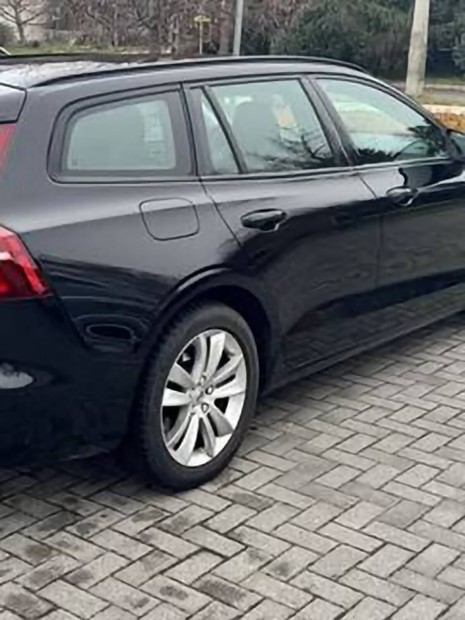 Keresek: Keresem a k�pen l�that� alufelnit.