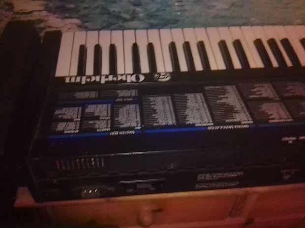 Keresek: Korg DW 8000, Polysixet,800/2 Keresek .