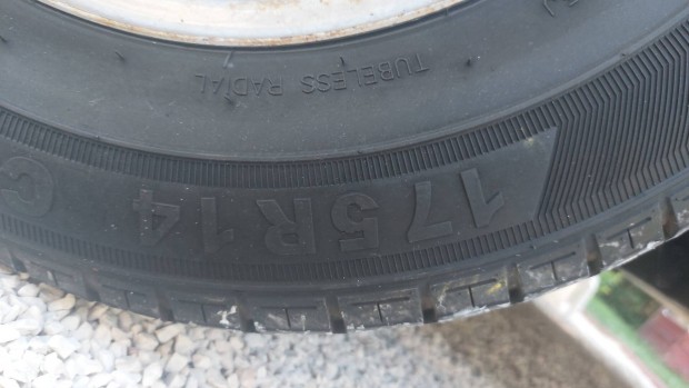 Keresek: Lakkocsi ptkerk Keresek