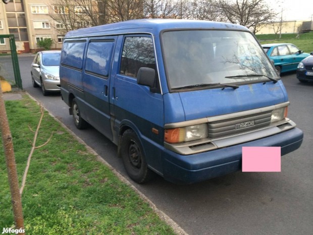 Keresek: Mazda s Toyota buszokat