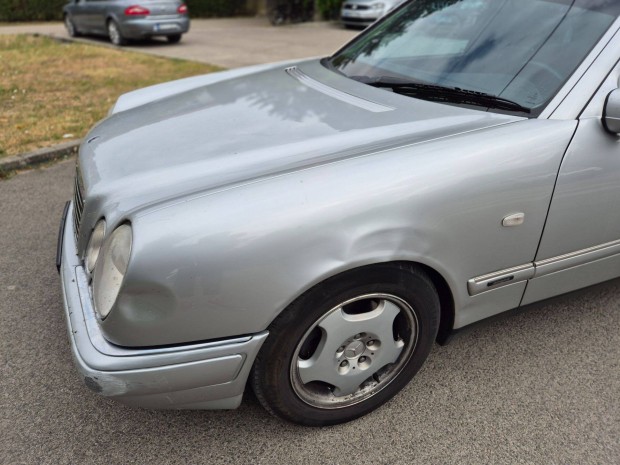 Keresek: Mercedes W-210 bal els (oldalt villogs) srvdt keresek