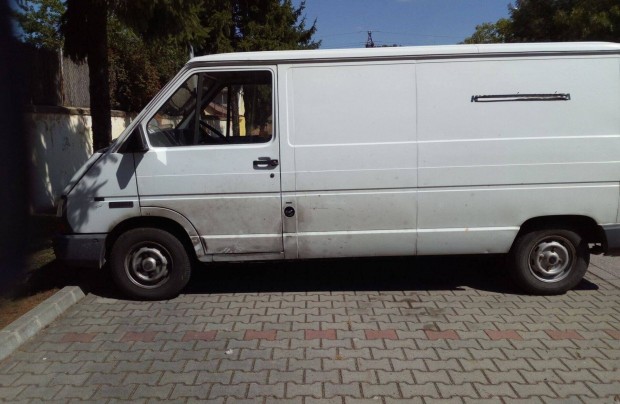 Keresek: Renault trafic 2, 5 1993 vjrat, disel .Keresek hozz