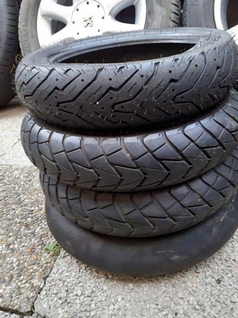 Keresek: Robogó gumik 10" 80/90 Pirelli, 90/90 Bridgestone, 90/90 PMT