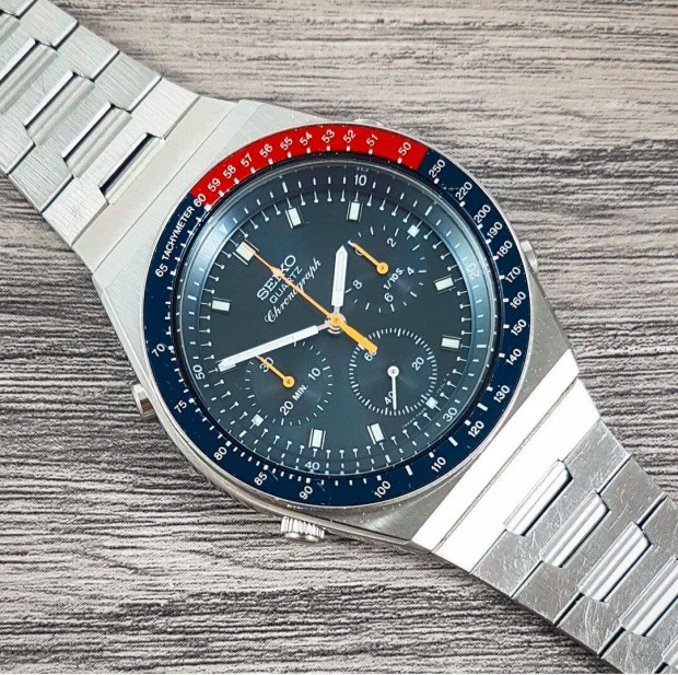 Keresek: Seiko 7A28 703A quartz chronograph -ot